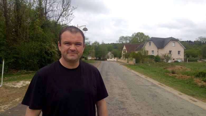 Le président du club de tennis d'Etrépigny était prêt pour sa grande brocante annuelle, le Covid-19 a tout annulé / © Stéphane Dominé / Etrépigny. Ardennes