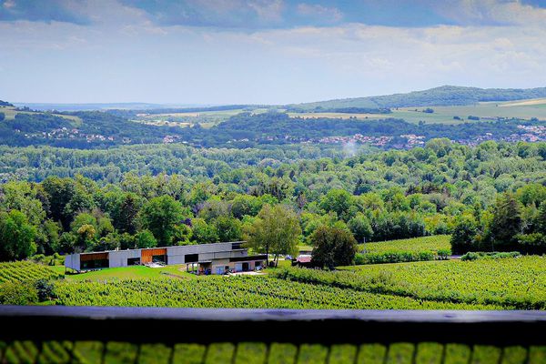 La vue sur la vallée depuis l'une des cabanes