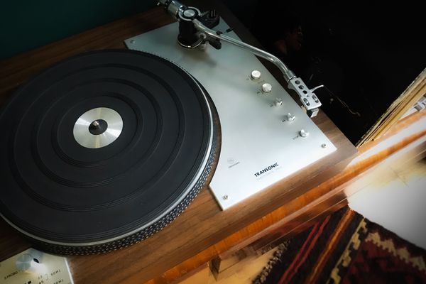 Pas de télévision mais une platine disque pour détendre l'atmosphère