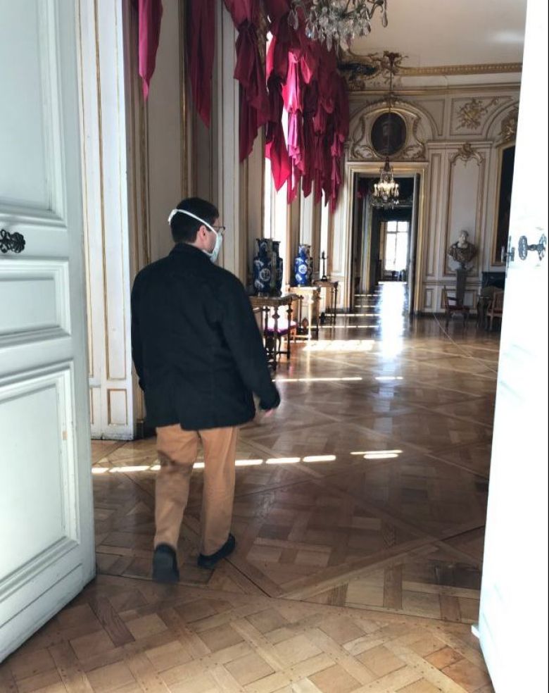 Un sens unique pour la visite des grandes salles du palais / © Catherine Munsch / France télévisions