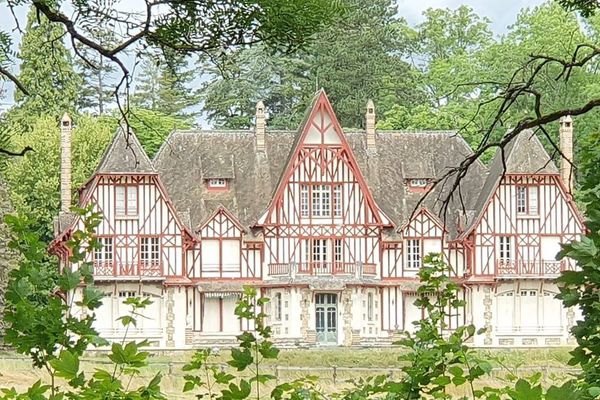 Le château de Commétreuil