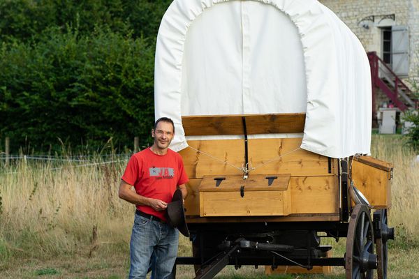 Stéphane Saelens a démissionné de son métier de comptable pour se lancer dans le tourisme insolite et écologique dans les Ardennes
