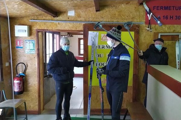 Une soixantaine de personnes sont venues skier pour le premier jour