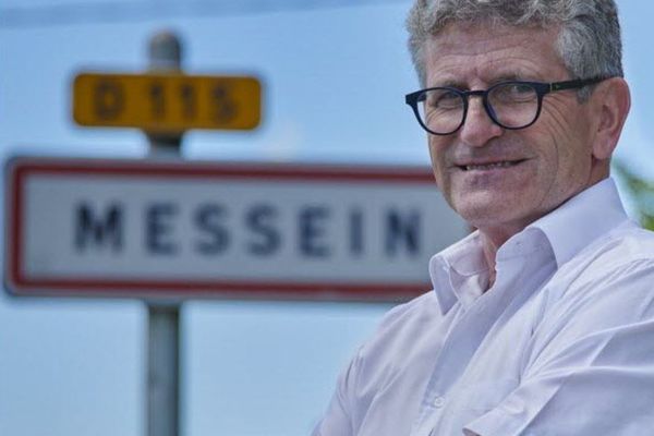 Depuis les confinements, Daniel Lagrange, le maire, est très sollicité pour des demandes de terrain : le paysage vallonné de Messein fait des adeptes.