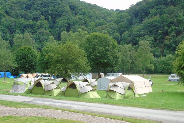 Le camping situé à Haulmé accueille les amateurs de verdure.